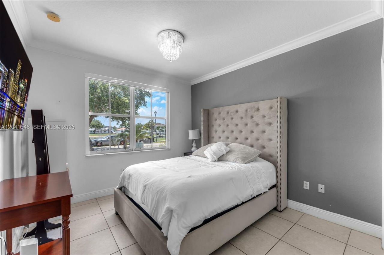 15506 SW 25th Ter , Miami, FL 33185 Photo