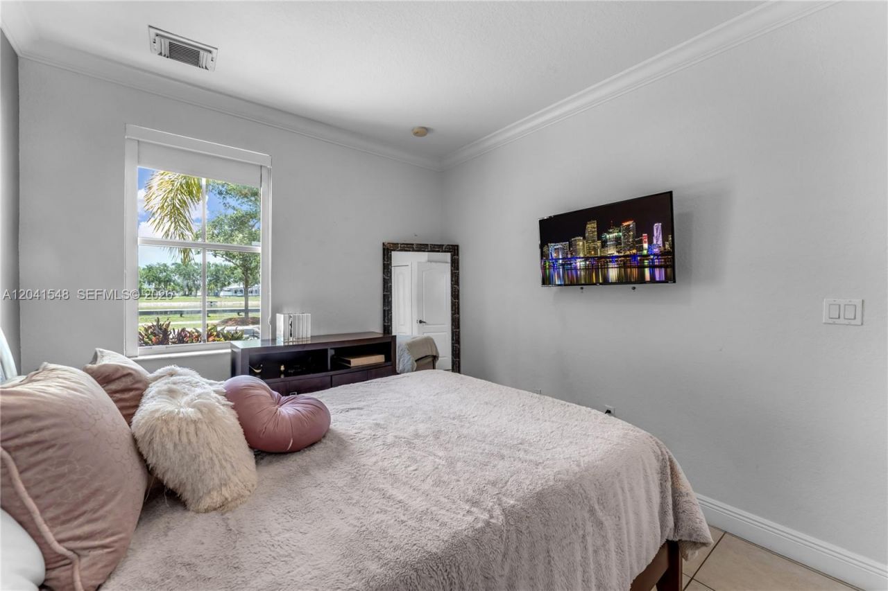 15506 SW 25th Ter , Miami, FL 33185 Photo