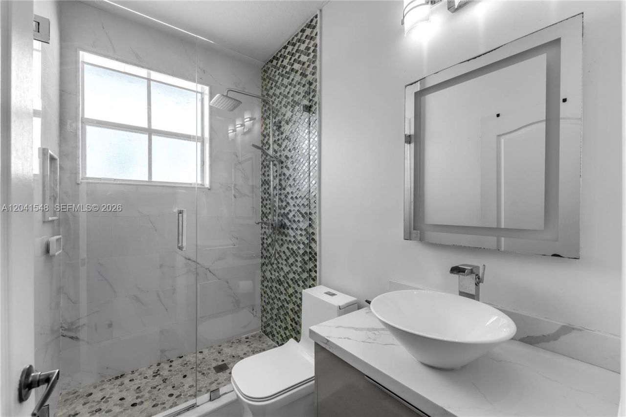 15506 SW 25th Ter , Miami, FL 33185 Photo