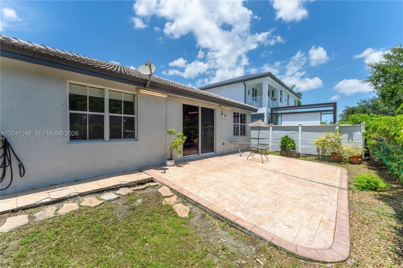 15506 SW 25th Ter , Miami, FL 33185 Photo