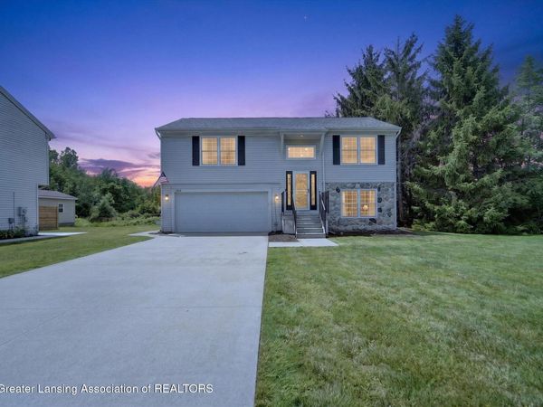 1939 Andover Boulevard, Howell, MI 48843