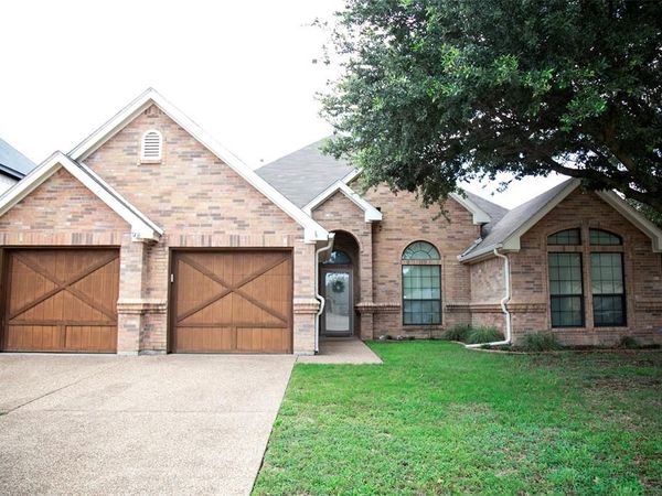 7416 Rolling Hills Drive, Benbrook, TX 76126