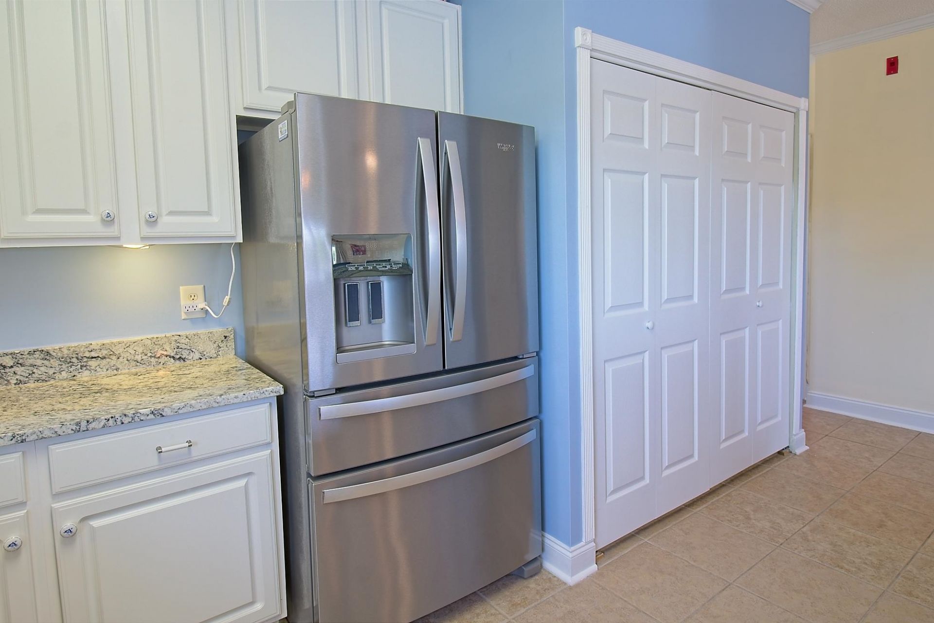 1100 Commons Blvd. Photo 6