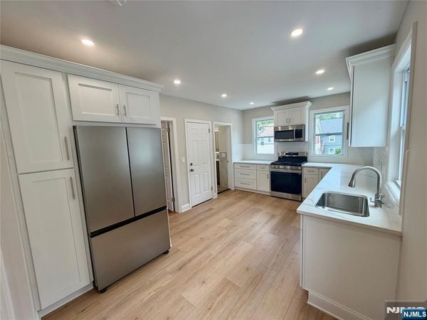 35 Claremont Avenue 2, MONTCLAIR, NJ 07042