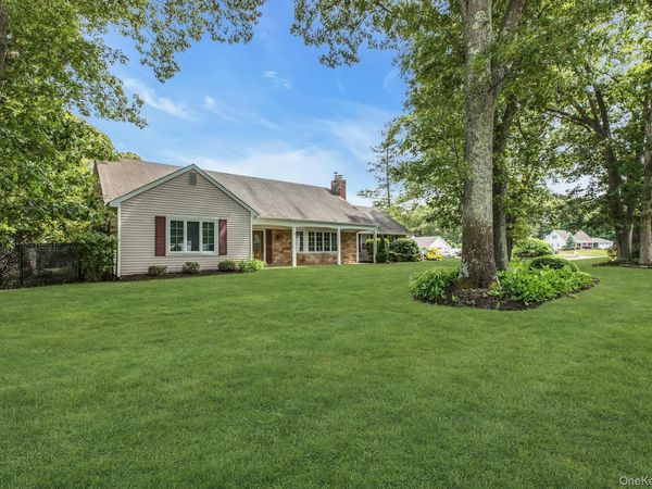 23 Bently Lane, Stony Brook, NY 11790