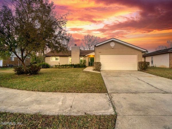 11613 LAKE RIDE Drive, Jacksonville, FL 32223
