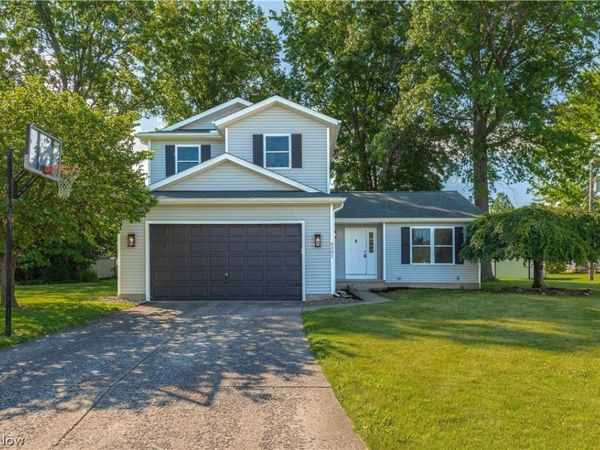 6301 Fiesta Court , Lorain, OH 44053