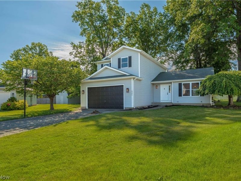 6301 Fiesta Court, Lorain, OH 44053 Photo 3