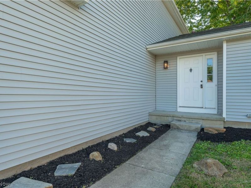 6301 Fiesta Court, Lorain, OH 44053 Photo 4