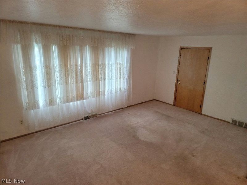 535 E 208th Street, Euclid, OH 44119 Photo 12