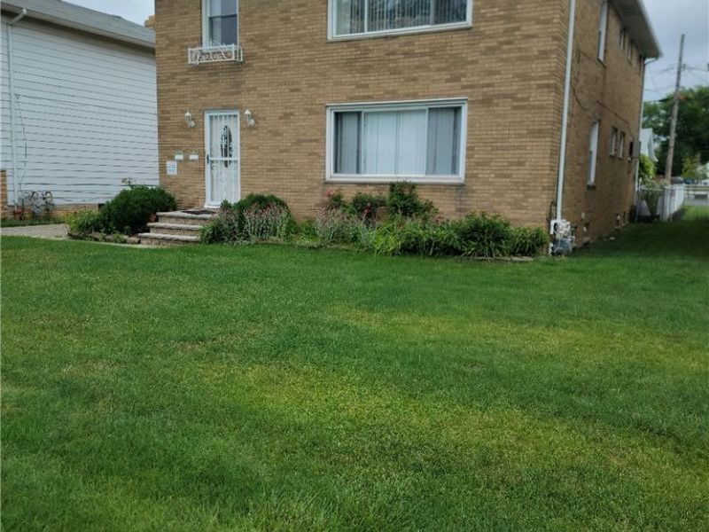 535 E 208th Street, Euclid, OH 44119 Photo 2