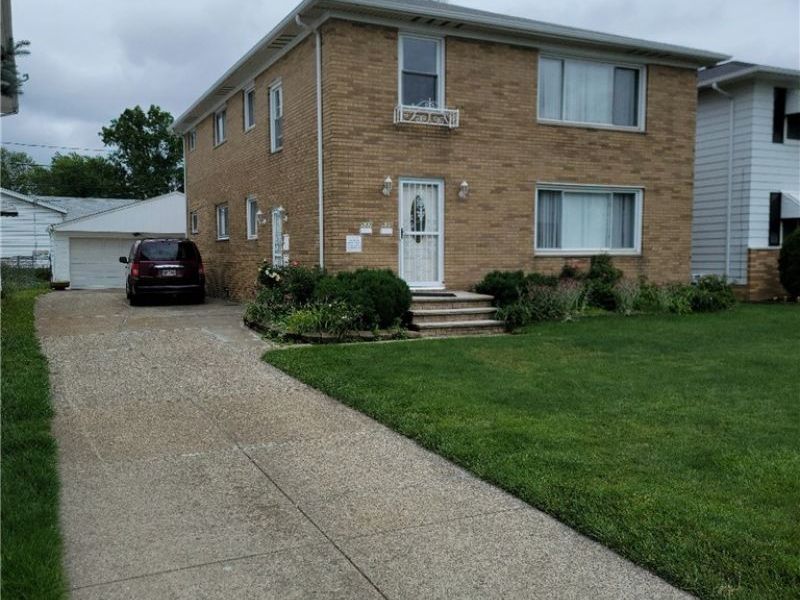 535 E 208th Street, Euclid, OH 44119 Photo 4