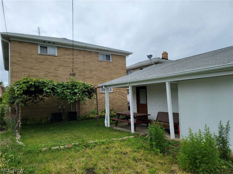 535 E 208th Street, Euclid, OH 44119 Photo 6