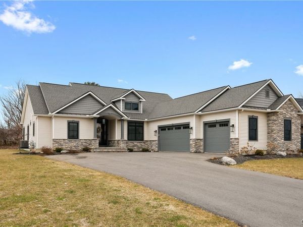 4285 Cindy Lane , Syracuse, NY 13215