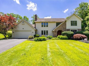 45 Split Rock Road, Pittsford, NY 14534