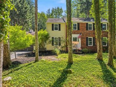97 Tanglewood Drive W, Orchard Park, NY 14127