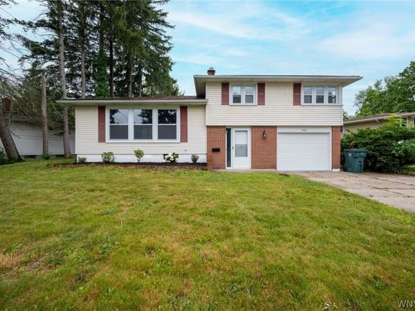 930 Sun Valley Drive, North Tonawanda, NY 14120