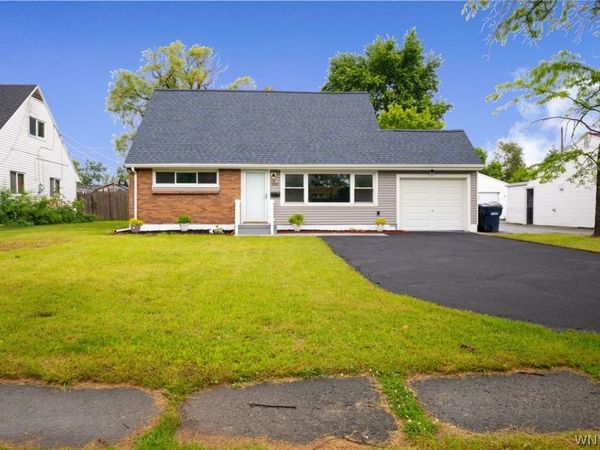 1889 Broadway , Grand Island, NY 14072