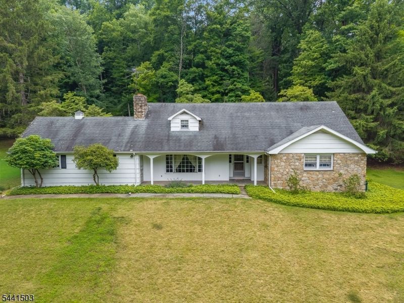 213 Maple Ln, Lebanon, NJ 07830 Main Photo