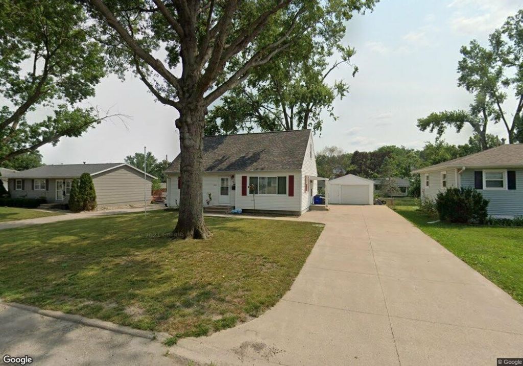 2125 Richard Drive Ne, Cedar Rapids, IA 52402 Main Photo