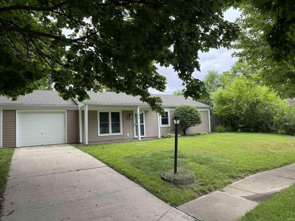 7824 Greenbank Court, Fort Wayne, IN 46815
