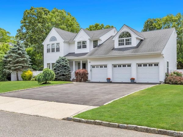 6 Hancock Court , South Setauket, NY 11720