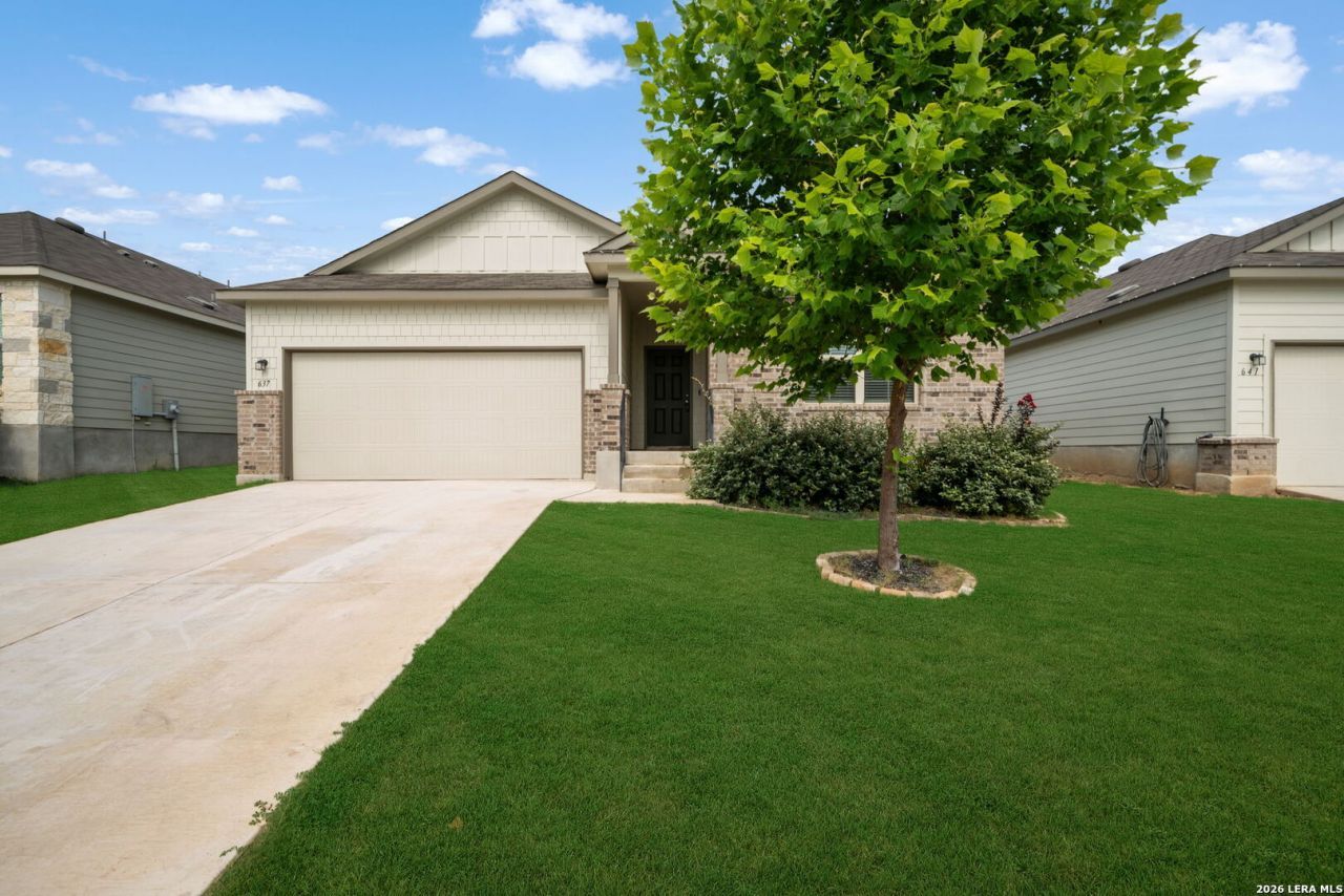 637 Oleander Crk, Seguin, TX 78155 Main Photo