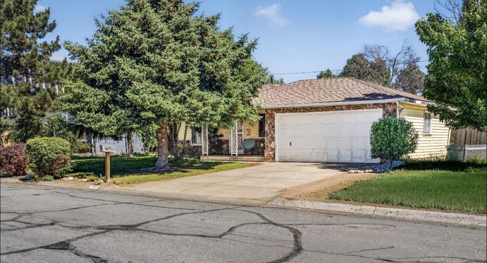 1055 Curti Drive, Reno, NV 89502 Photo