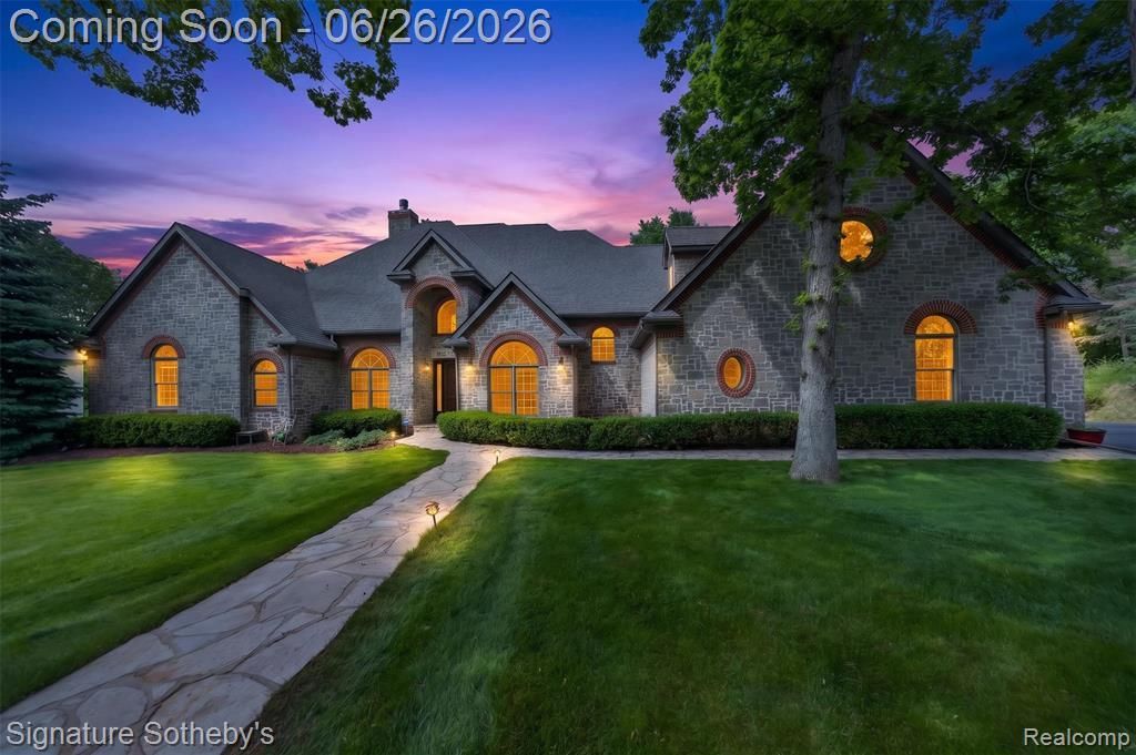 900 Hill Hollow Lane, Milford Vlg, MI 48381 Main Photo