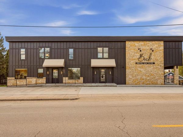 2613 University Avenue, Dubuque, IA 52001