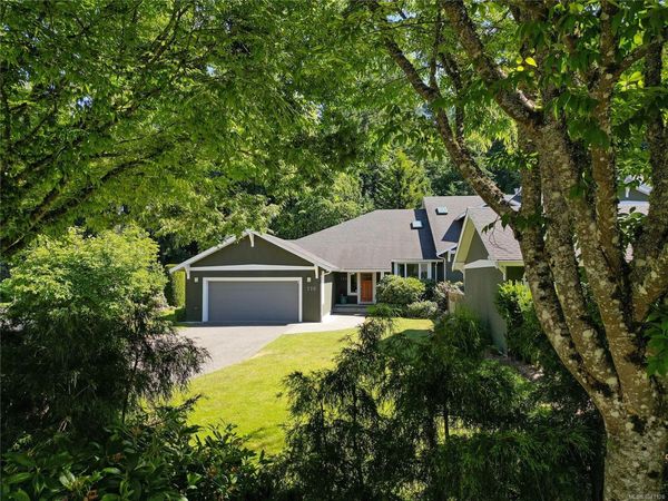 770 Hill Rise Lane, Saanich, BC V8Y 3K2