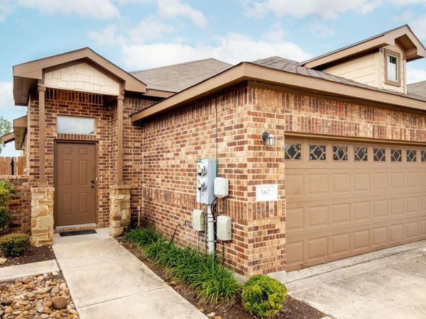 586 Creekside CIR, New Braunfels, TX 78130