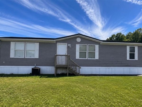 33 High View Dr , Donegal, PA 15628