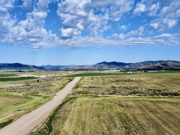 B2 L15 Lakey Loop, Soda Springs, ID 83276