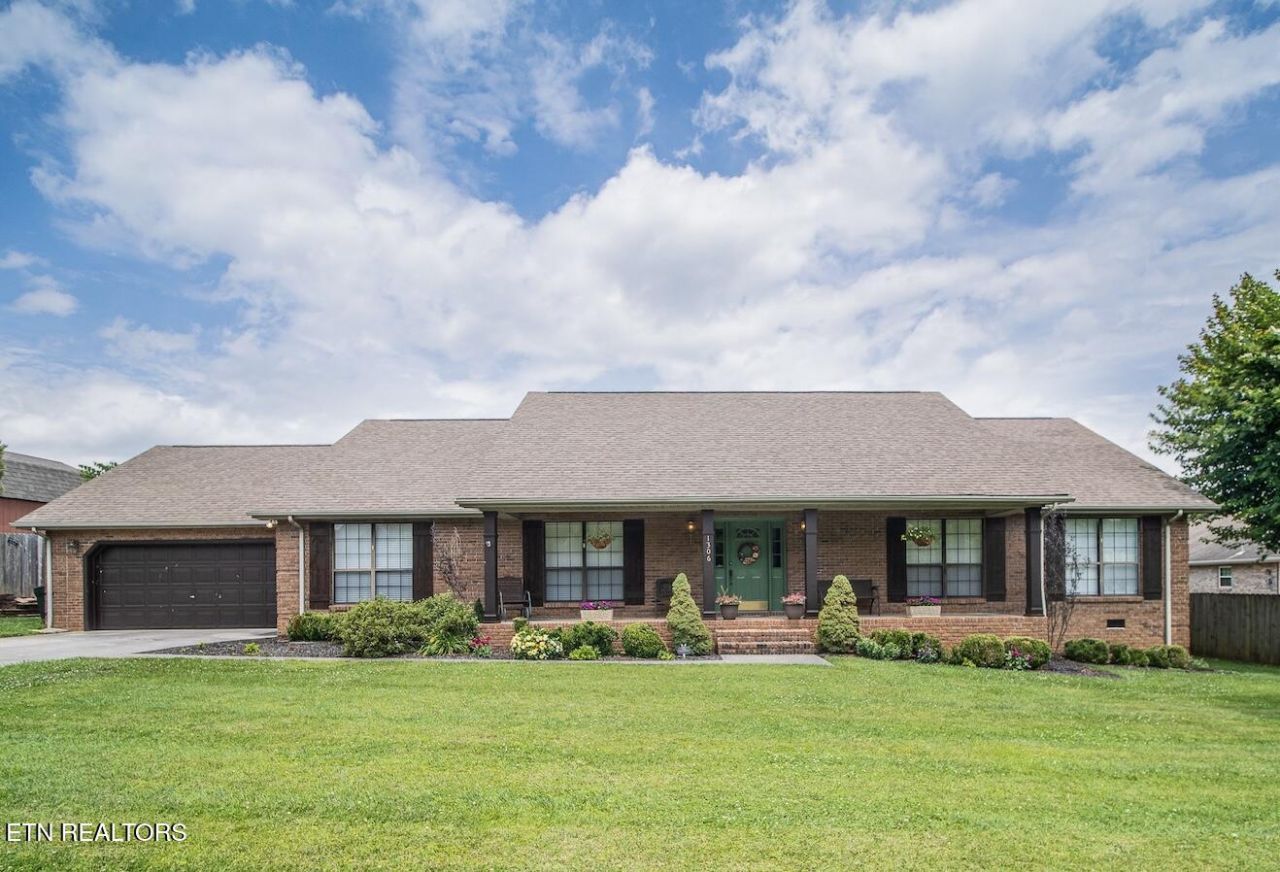 1306 Raulston Rd, Maryville, TN 37803 Main Photo