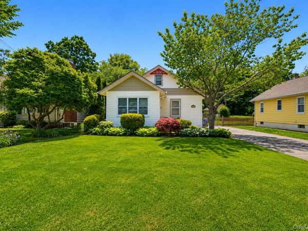 105 4th Avenue , East Northport, NY 11731