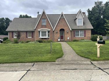 10040 Belmont Court, Evansville, IN 47711