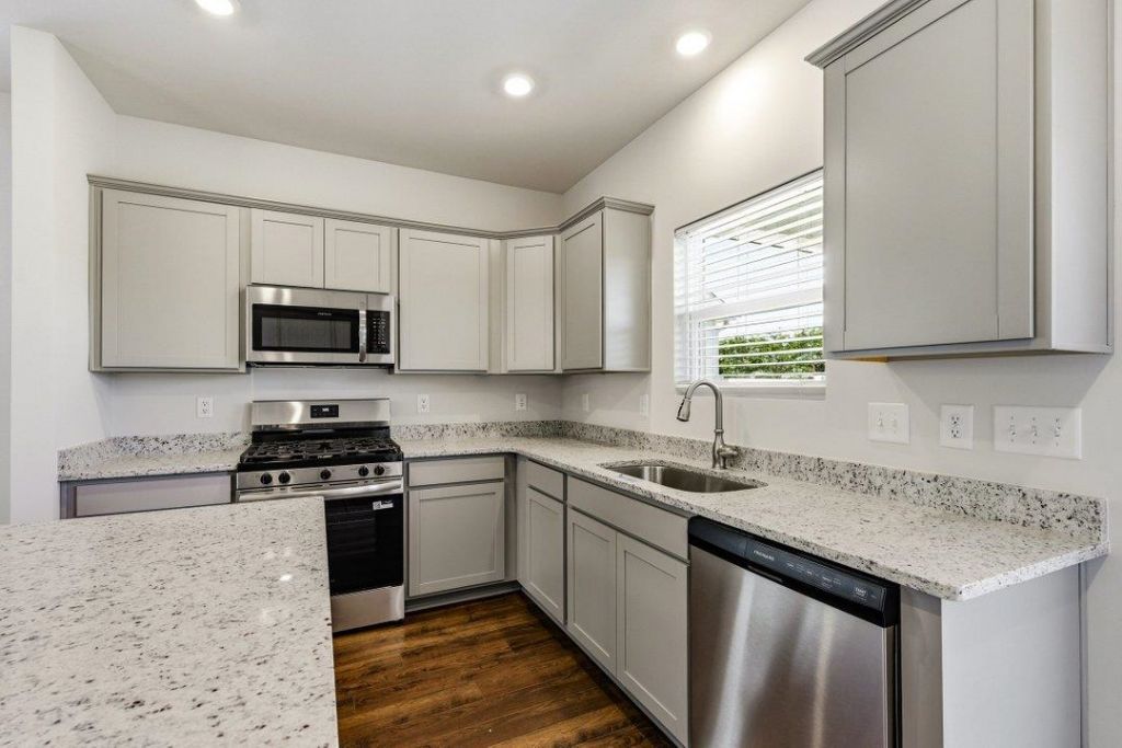 3025 Spain Ln.  Photo 11