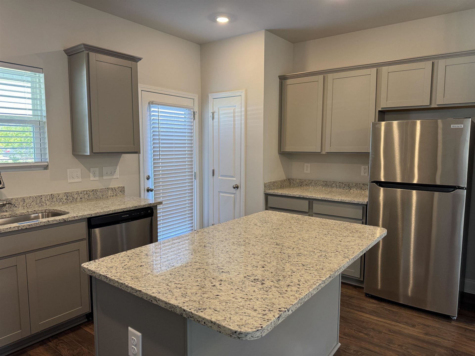 3025 Spain Ln.  Photo 36
