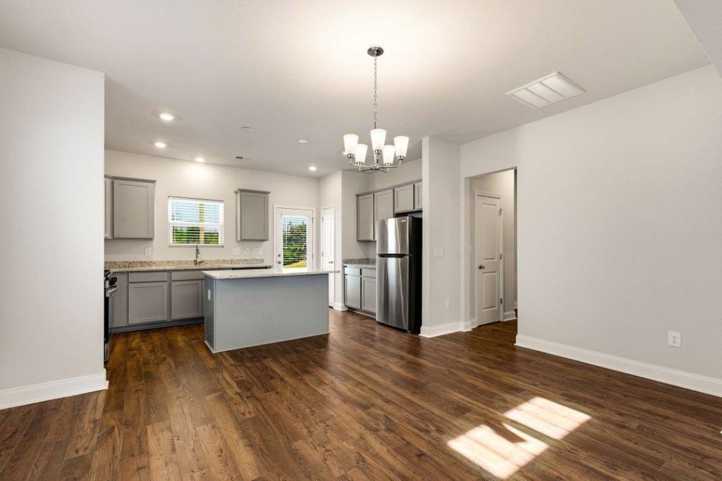 3025 Spain Ln.  Photo 7