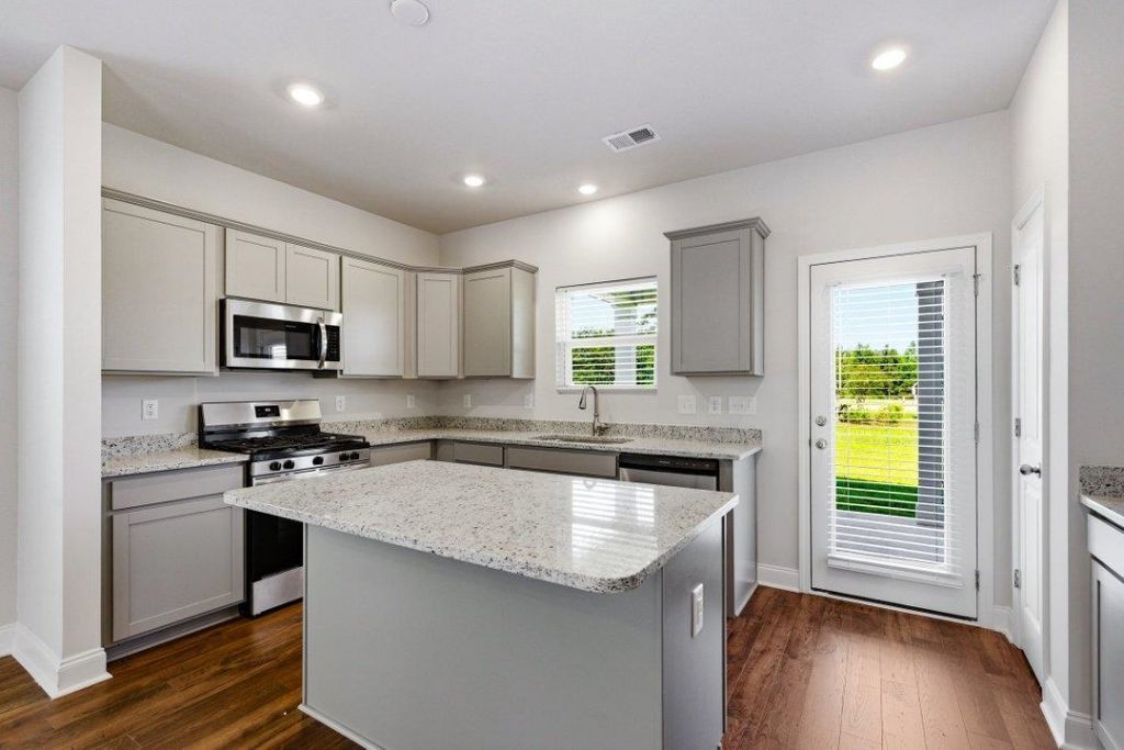 3025 Spain Ln.  Photo 8