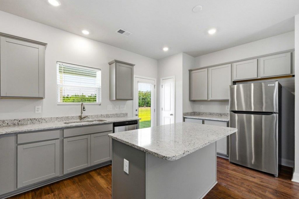 3025 Spain Ln.  Photo 9