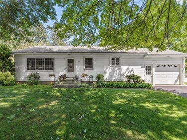 32 Artillery Lane , Baldwinsville, NY 13027