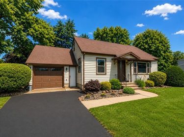 205 Kies Drive, Liverpool, NY 13090