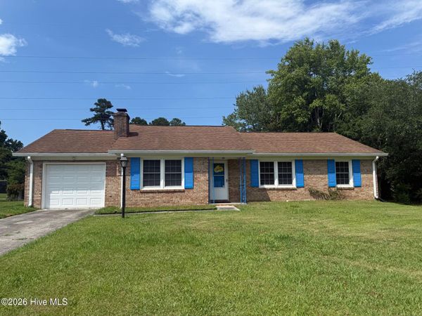411 Greenbriar Drive , Jacksonville, NC 28546