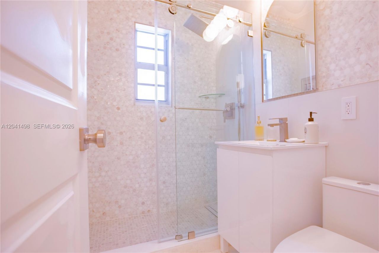 1559 Meridian Ave, Unit 208, Miami Beach, FL 33139 Photo