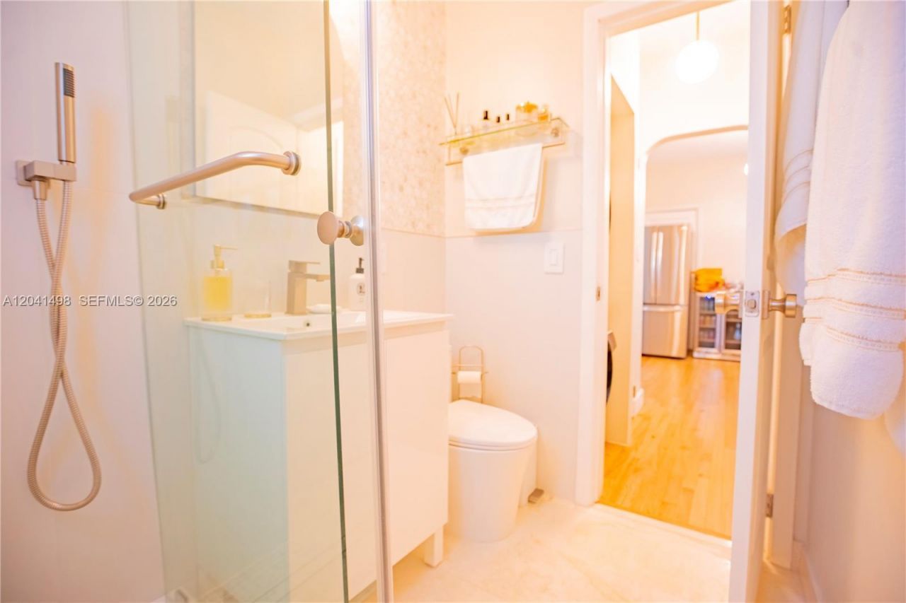 1559 Meridian Ave, Unit 208, Miami Beach, FL 33139 Photo