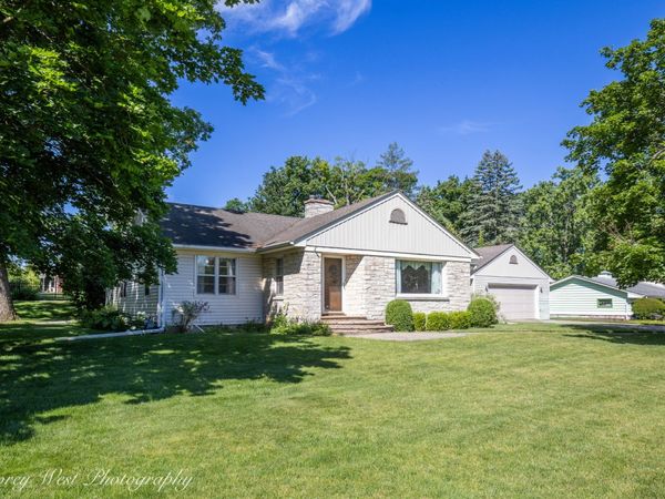 801 Lawnwood Avenue , DeKalb, IL 60115