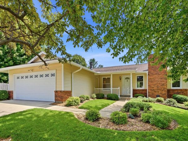 4625 Fillmore Lane , Davenport, IA 52806