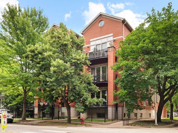 2323 W MONTROSE Avenue , Unit 2W, Chicago, IL 60618